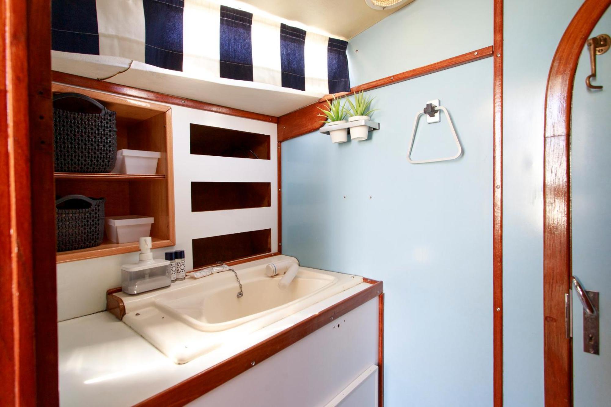 Bateau-hôtel Evamia Boat