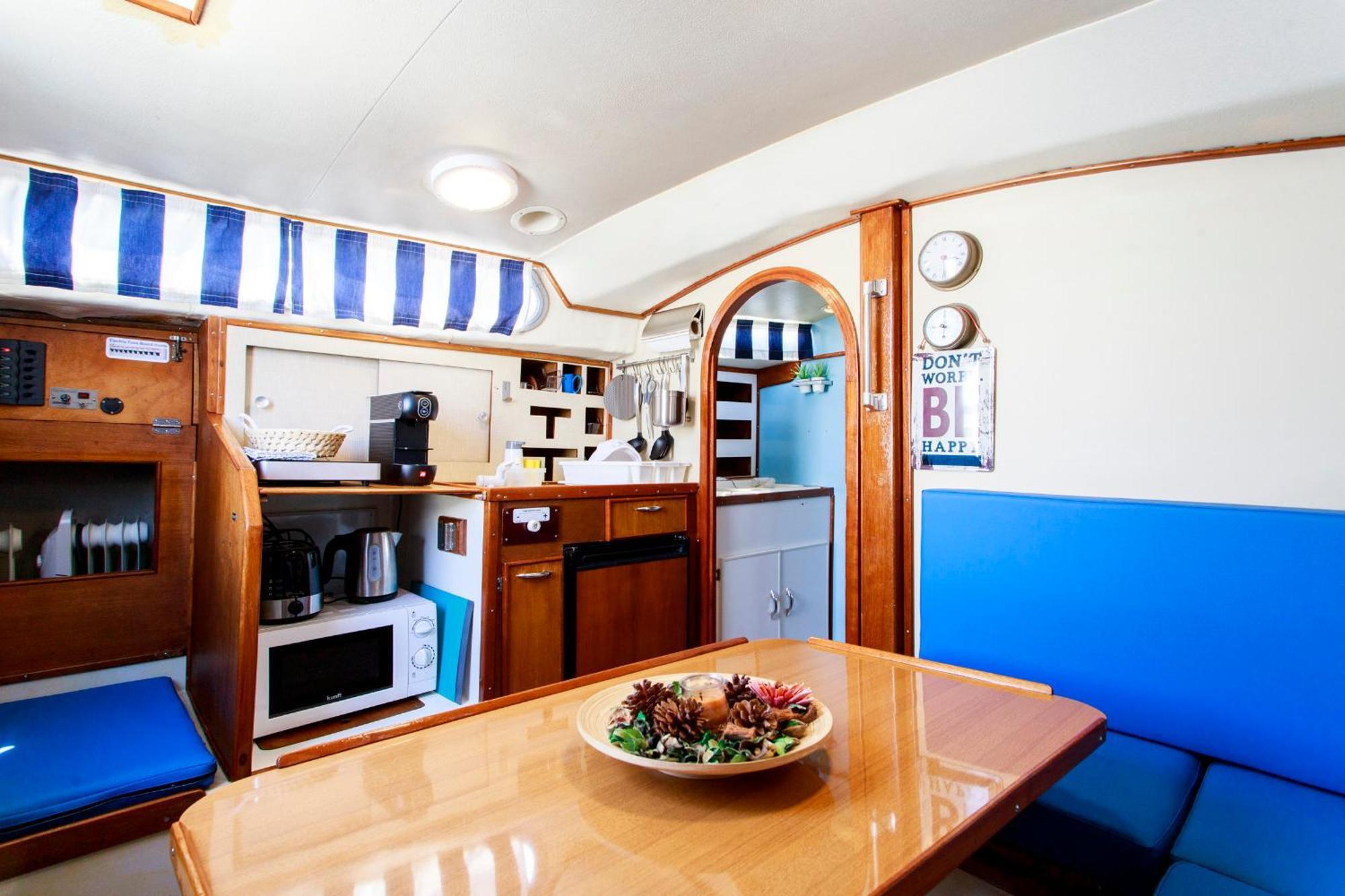Bateau-hôtel Evamia Boat